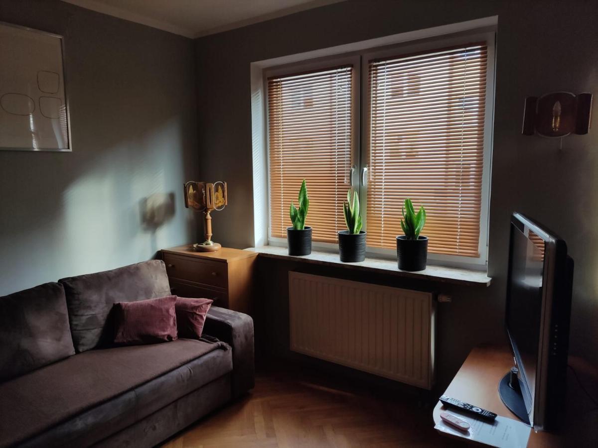 Classic Metro Kabaty Apartment Warschau